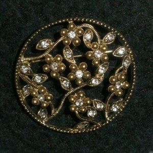 Vintage MONET Flower Branches Rhinestone & Faux 'Gold' Seed Pearls Brooch WOW!